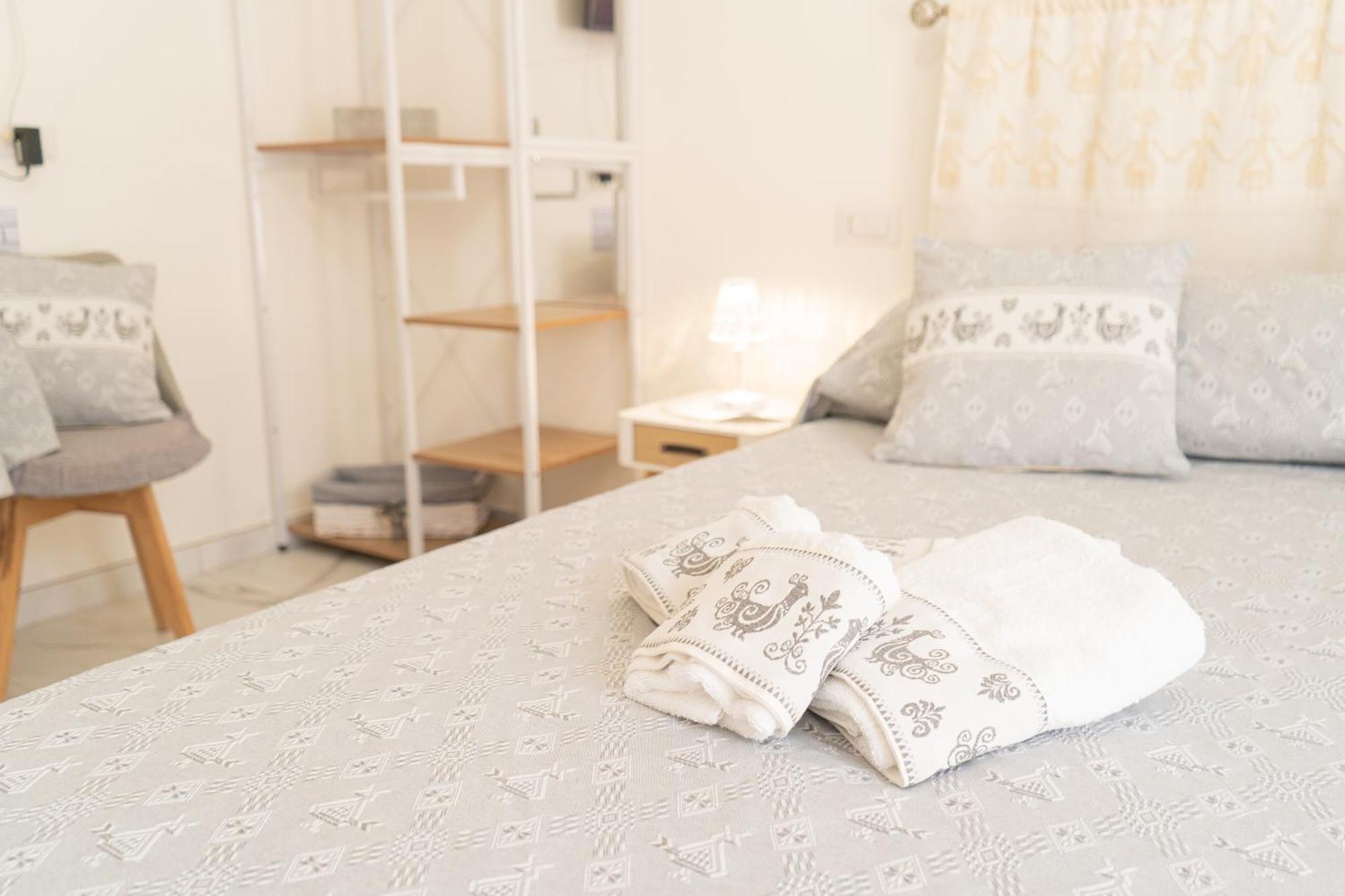 White Bike Rooms 시니스콜라 외부 사진